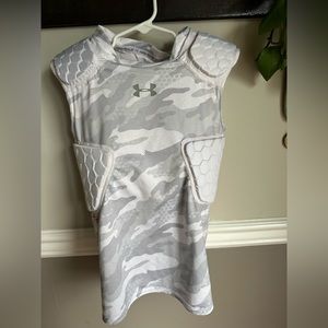 Under amour youth medium football shirt